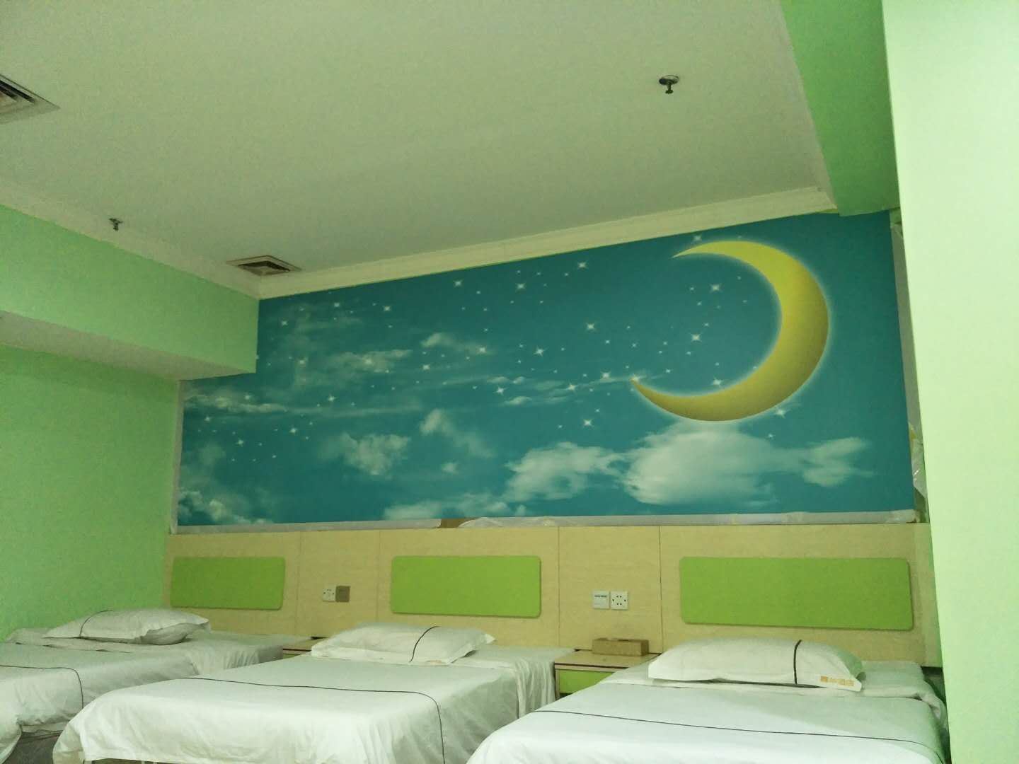 豪华三人房