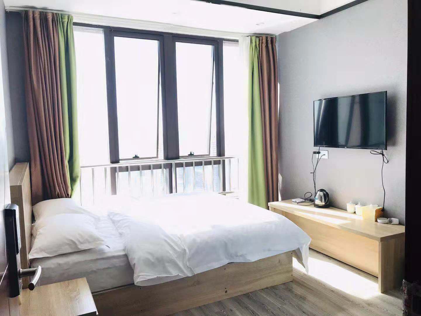 温馨大床房B