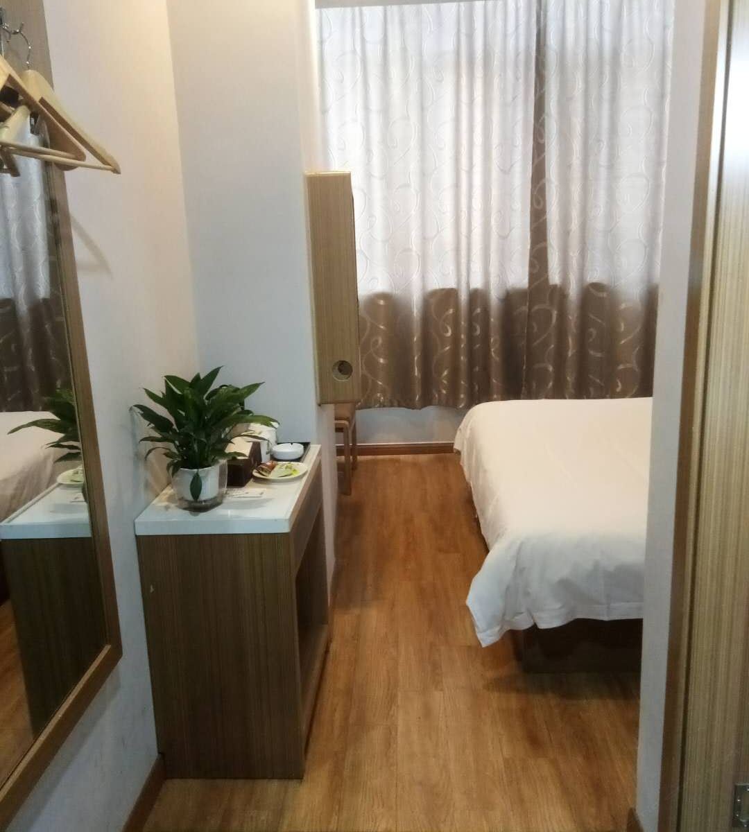 舒适大床房