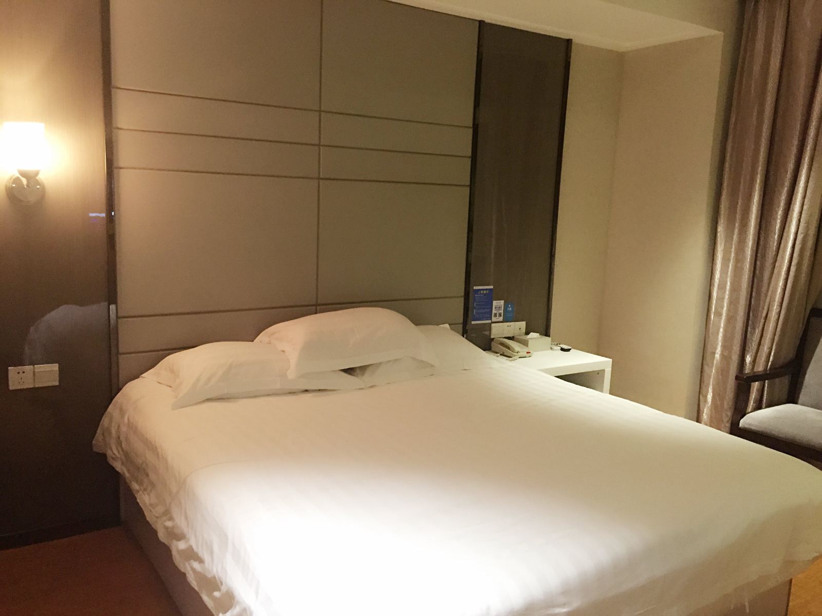 高级大床房