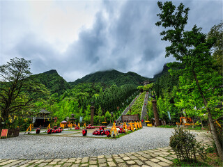 去恩施大峡谷-神农架-大九湖-武当山旅游包团_恩施大峡谷-神农架-大九湖-武当山国际旅行_深圳出发游恩施大峡谷-神农架-大九湖-武当山