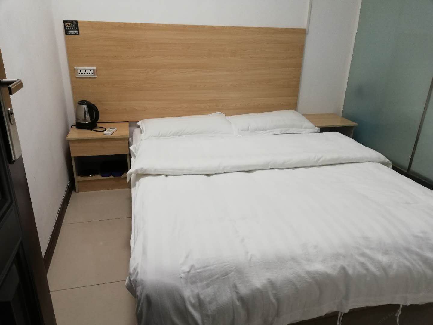 实惠大床房