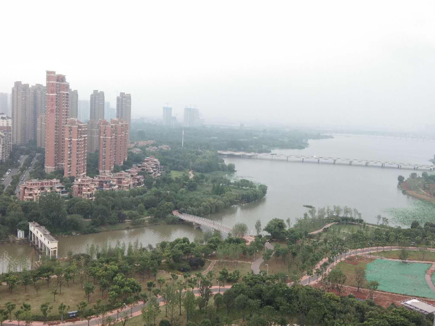 湖景豪华大床房