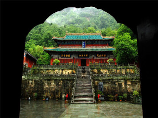 去恩施大峡谷-神农架-大九湖-武当山旅游包团_恩施大峡谷-神农架-大九湖-武当山国际旅行_深圳出发游恩施大峡谷-神农架-大九湖-武当山