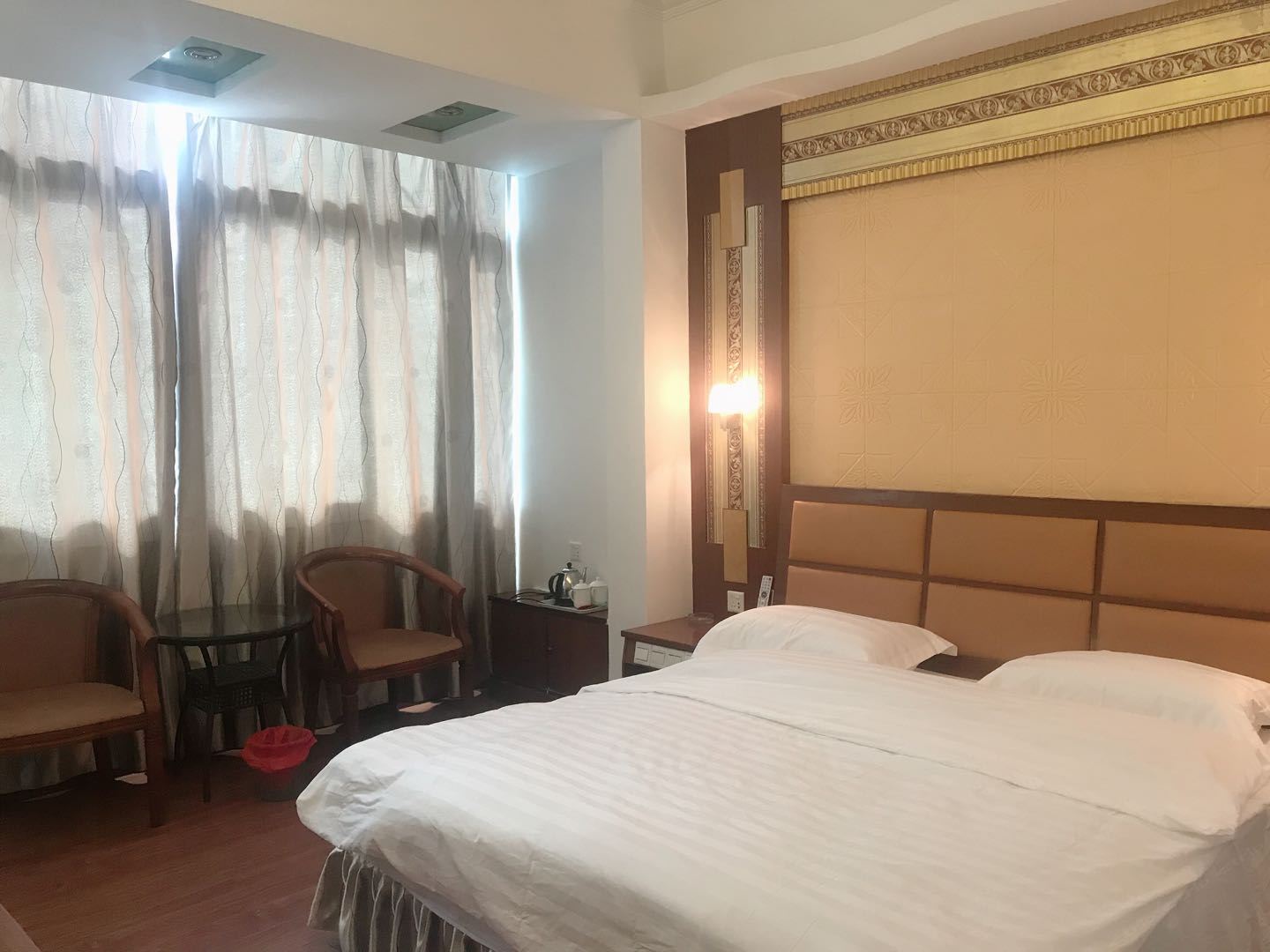 投影豪华大床房