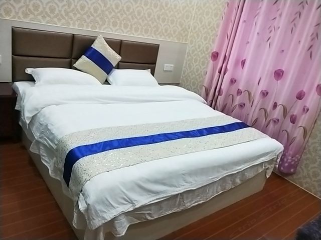 豪华大床房