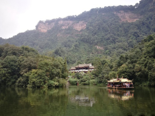 四川峨眉山旅游團(tuán)_到四川峨眉山旅游_四川峨眉山半自助游