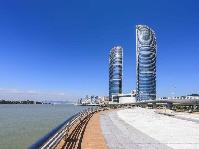 世茂海峡大厦,携手世界z高七星级酒店迪拜伯瓷酒店的建筑设计团队——