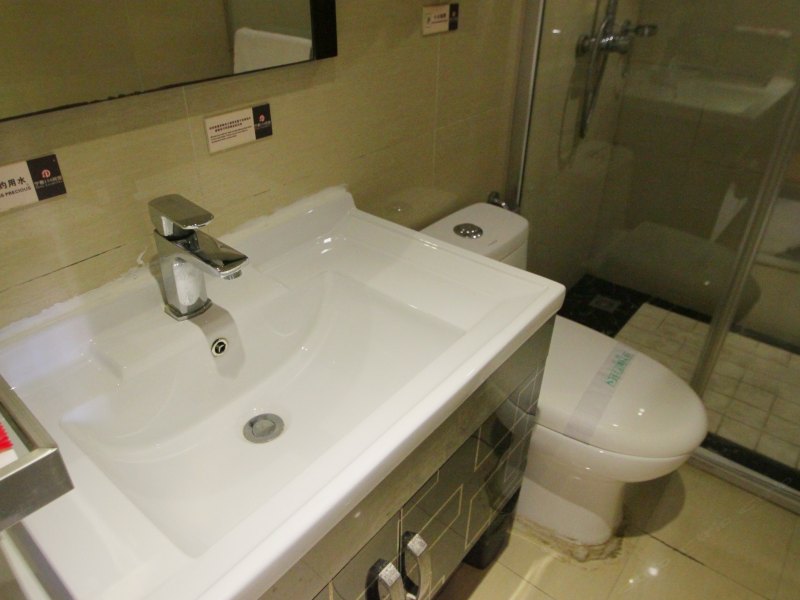 hotelPic