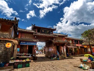云南香格里拉旅游跟團(tuán)需多少錢_云南香格里拉游跟團(tuán)_到云南香格里拉旅游報團(tuán)價格