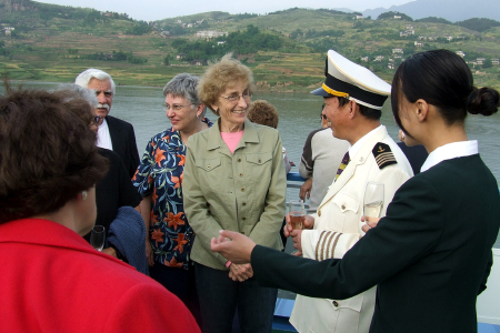 <宜昌+长江三峡+重庆动卧7日游>动车去卧铺回，轻松好旅程，欢乐老年旅行团，好玩还不累，精选美国公司维多利亚5星级游船阳台观景客房
