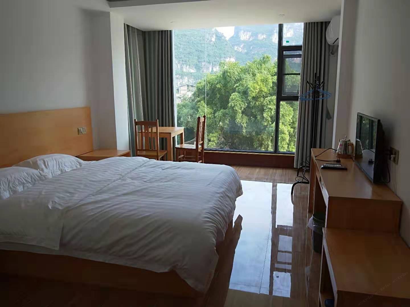 豪华大床房
