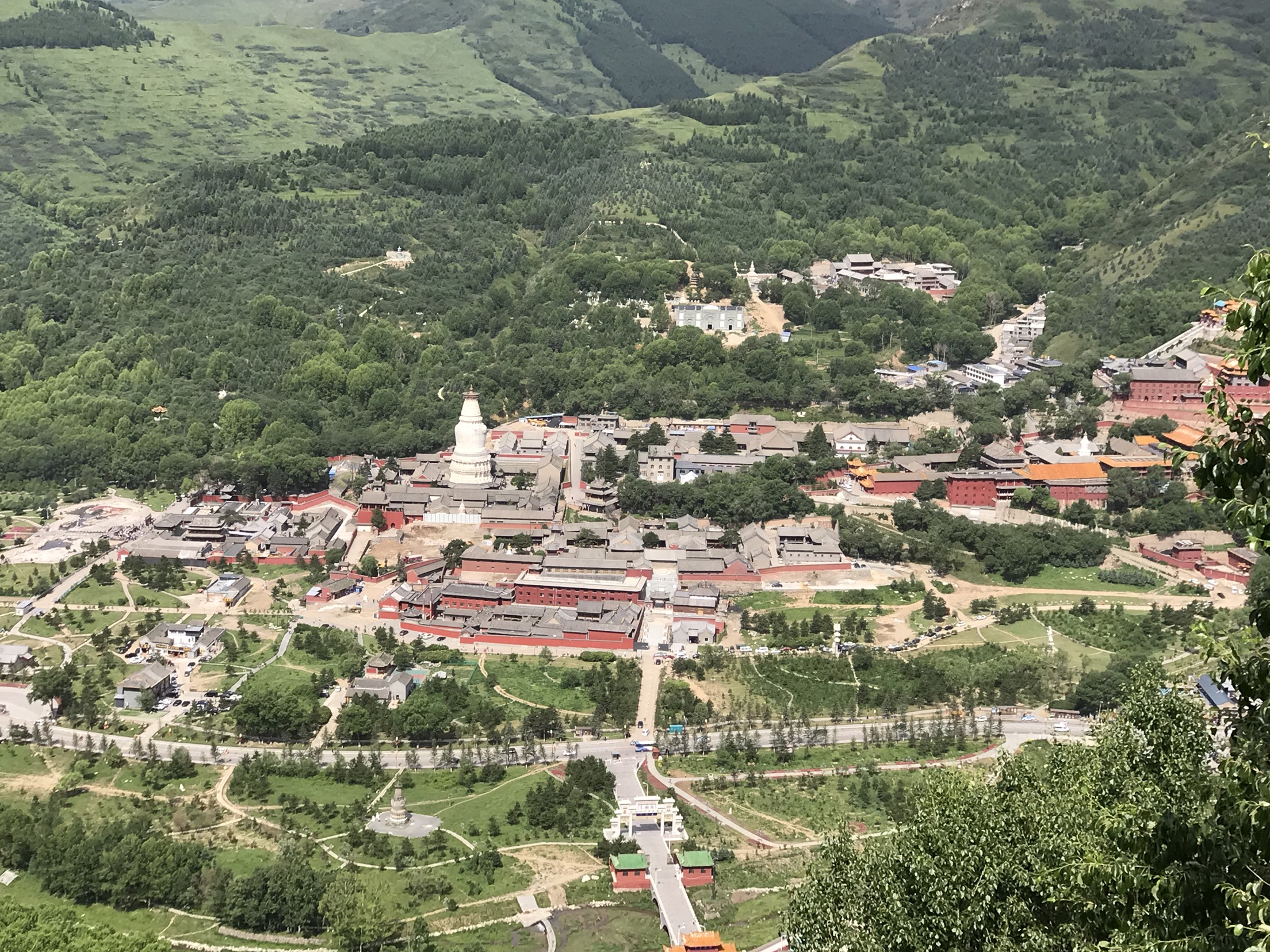 五爷庙许心愿,殊像寺求智慧,品养生素斋,佛学导游讲解,玩转五台山