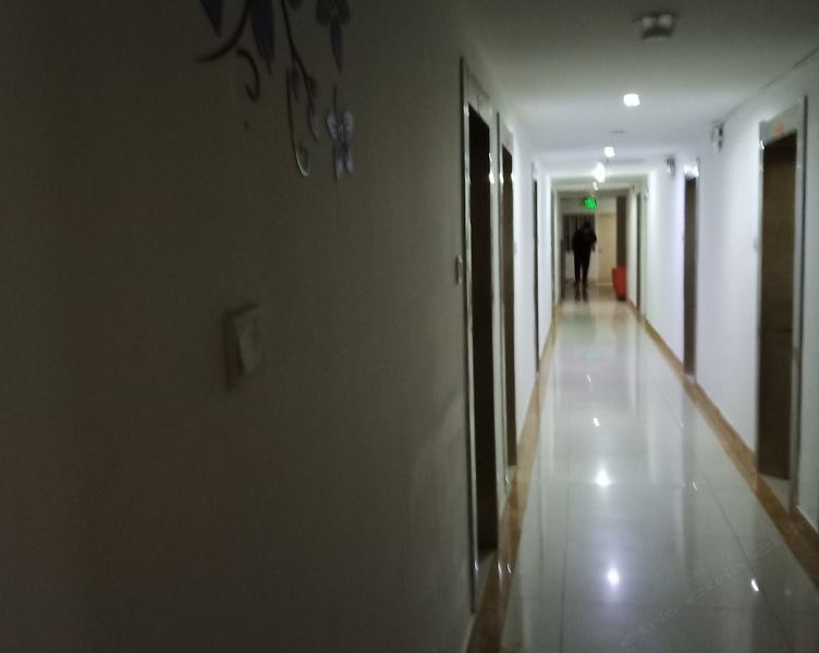 hotelPic