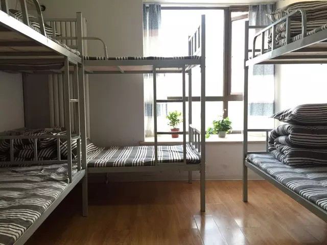 郑州愉家青年公寓正弘蓝堡湾店