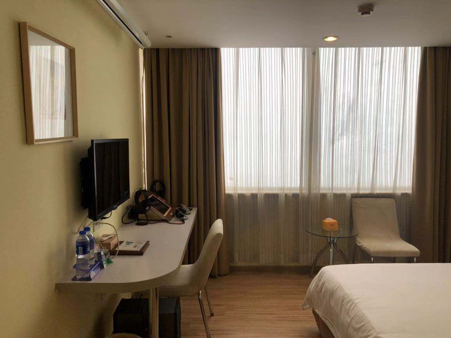 斑马轻唱音乐房