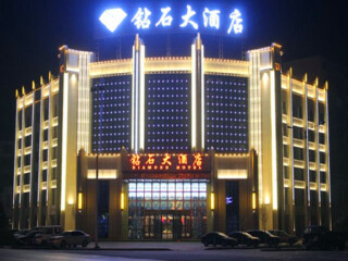 甘肅敦煌游報(bào)價(jià)_旅游團(tuán)甘肅敦煌_甘肅敦煌旅游多少錢(qián)一個(gè)人