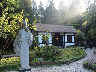 旅游去廬山_廬山八月份旅游_到廬山旅游