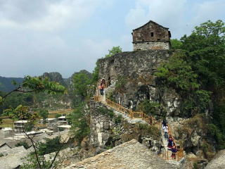 張家界玻璃棧道旅游價格多少_張家界玻璃棧道最適合旅游的季節(jié)_到張家界玻璃棧道旅游報團價格