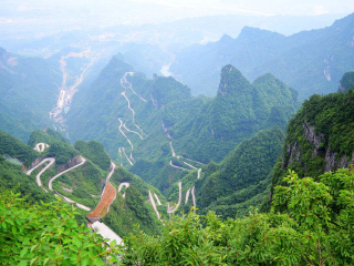 去張家界旅游怎么走_(dá)張家界八月份旅游_2021去張家界跟團(tuán)多少錢(qián)