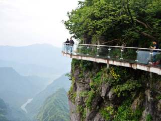 去張家界旅游怎么走_(dá)張家界八月份旅游_2021去張家界跟團(tuán)多少錢(qián)