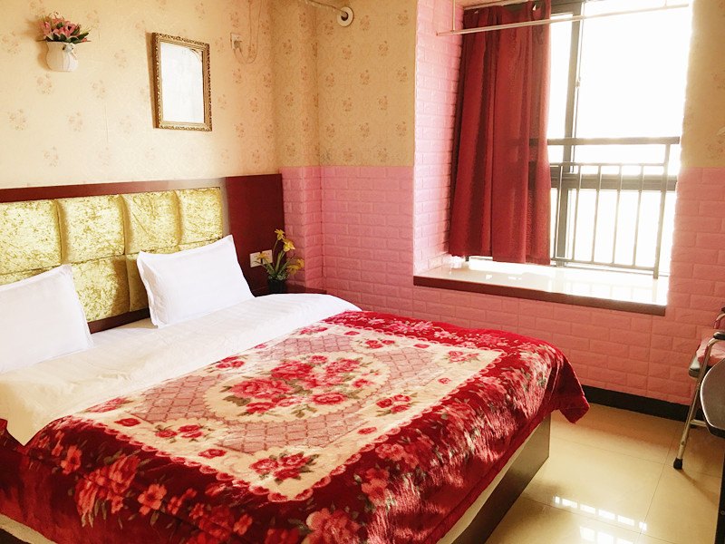 hotelPic