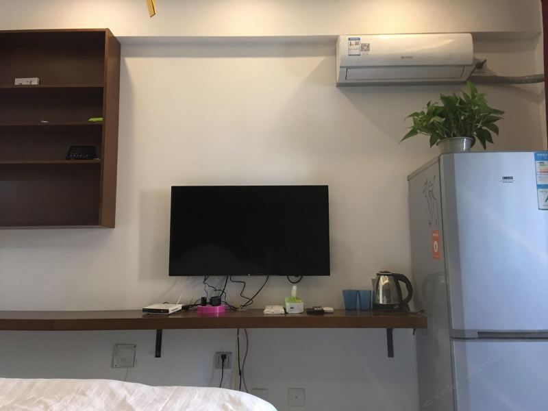 成都西城公寓(红高路分店)