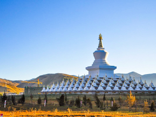 稻城亞丁旅游大約多少錢_到稻城亞丁旅游多少錢_組團去稻城亞丁