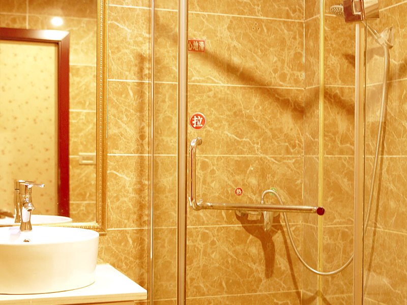 hotelPic