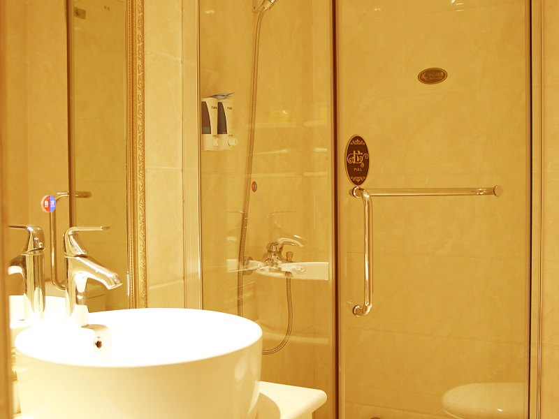 hotelPic