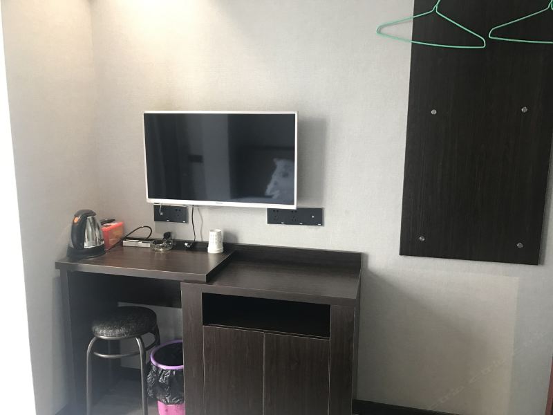 hotelPic