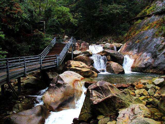 大鄣山卧龙谷