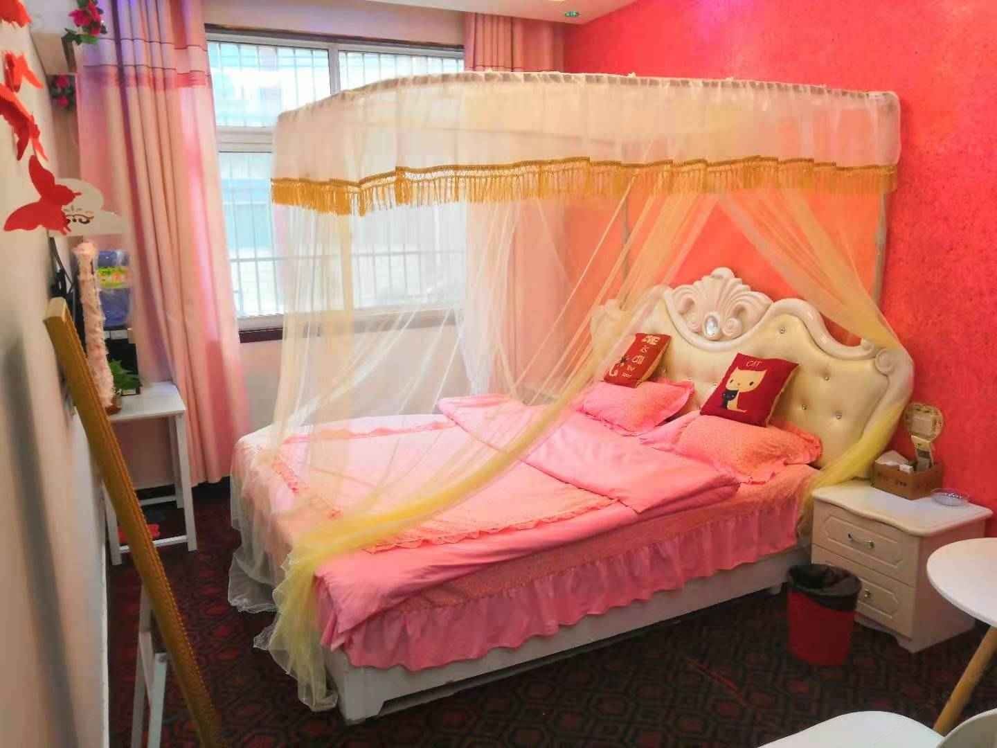 豪华大床房