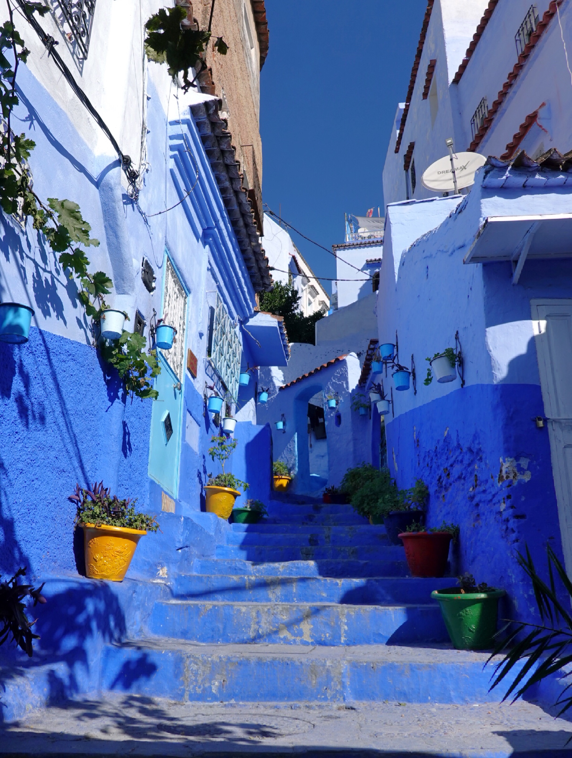 摩洛哥的“蓝色迷城”叫舍夫沙万 这里一定是地球上最蓝的小镇！_凤凰旅游