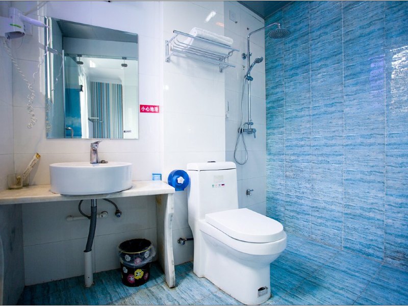 hotelPic
