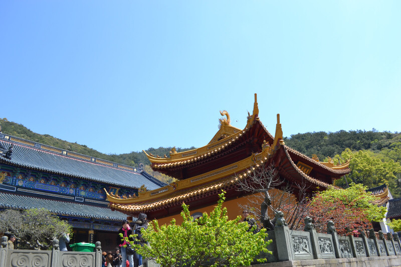 在法雨寺,正好碰到一场法事                      千步沙 从法雨禅寺