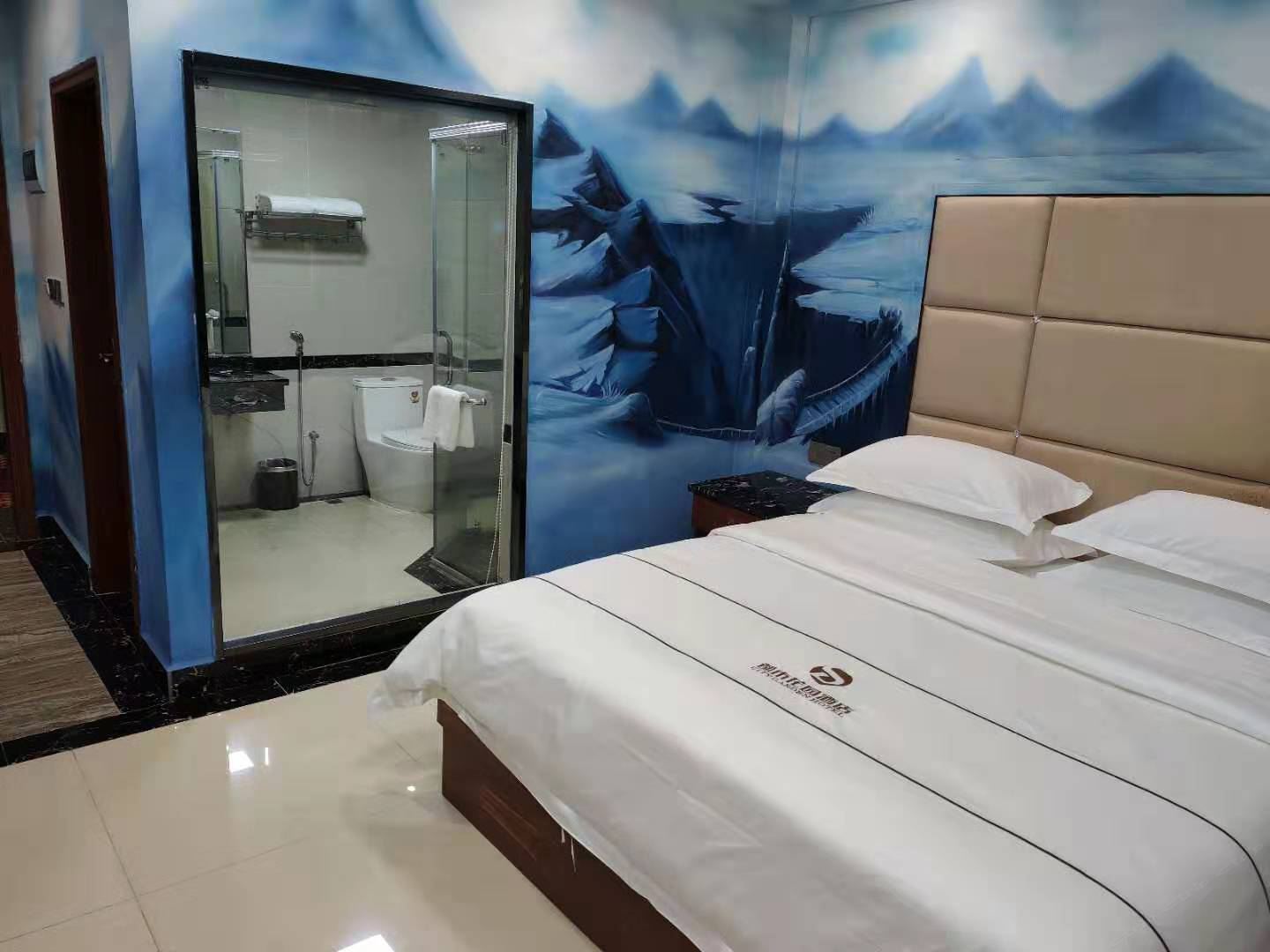 豪华大床房
