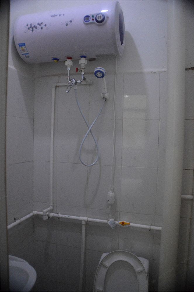 电脑大床间