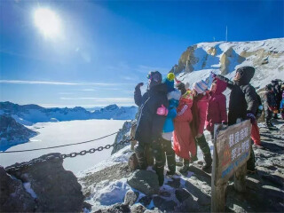 東北長(zhǎng)白山旅游多少錢一個(gè)人_東北長(zhǎng)白山旅行團(tuán)自由行_現(xiàn)在去東北長(zhǎng)白山旅游多少錢
