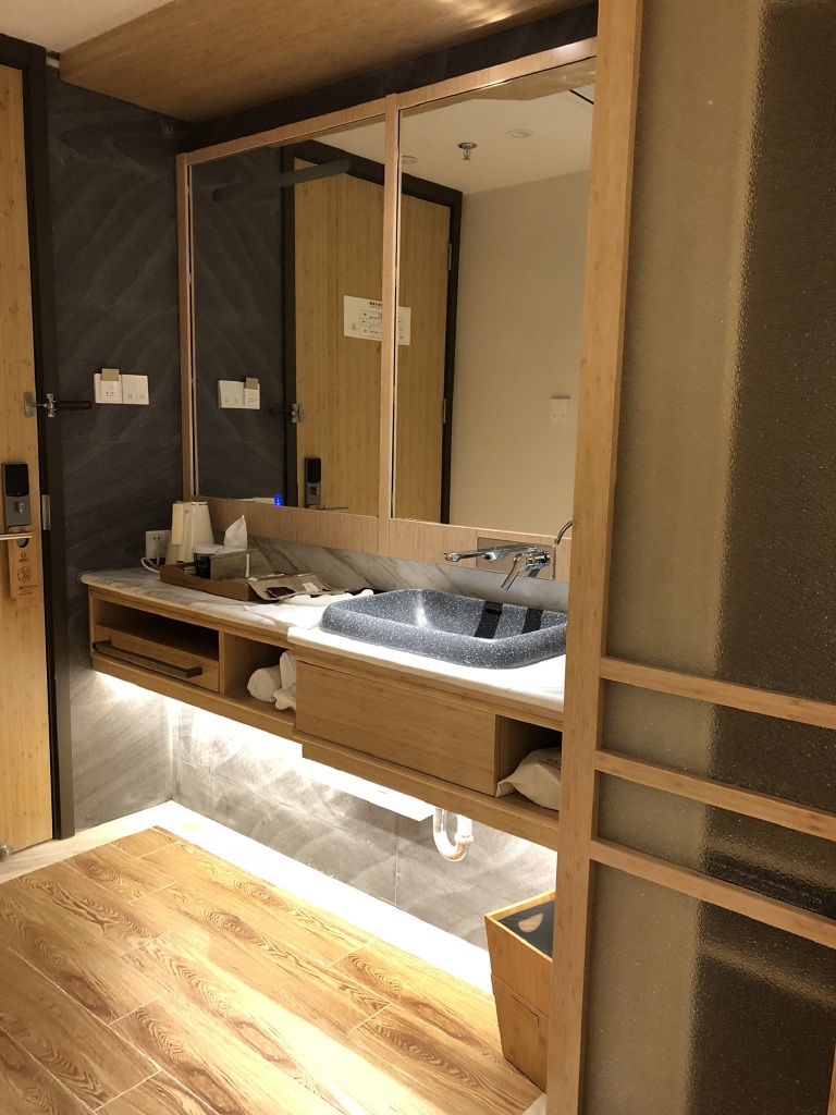 璞隐酒店(大连友好广场地铁站店)