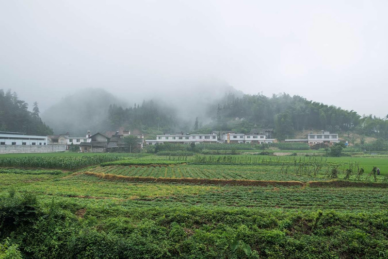 避暑胜地—合乐苗族乡来龙湖