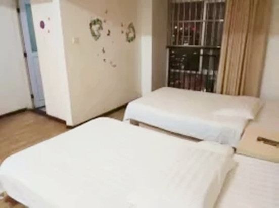 双床房