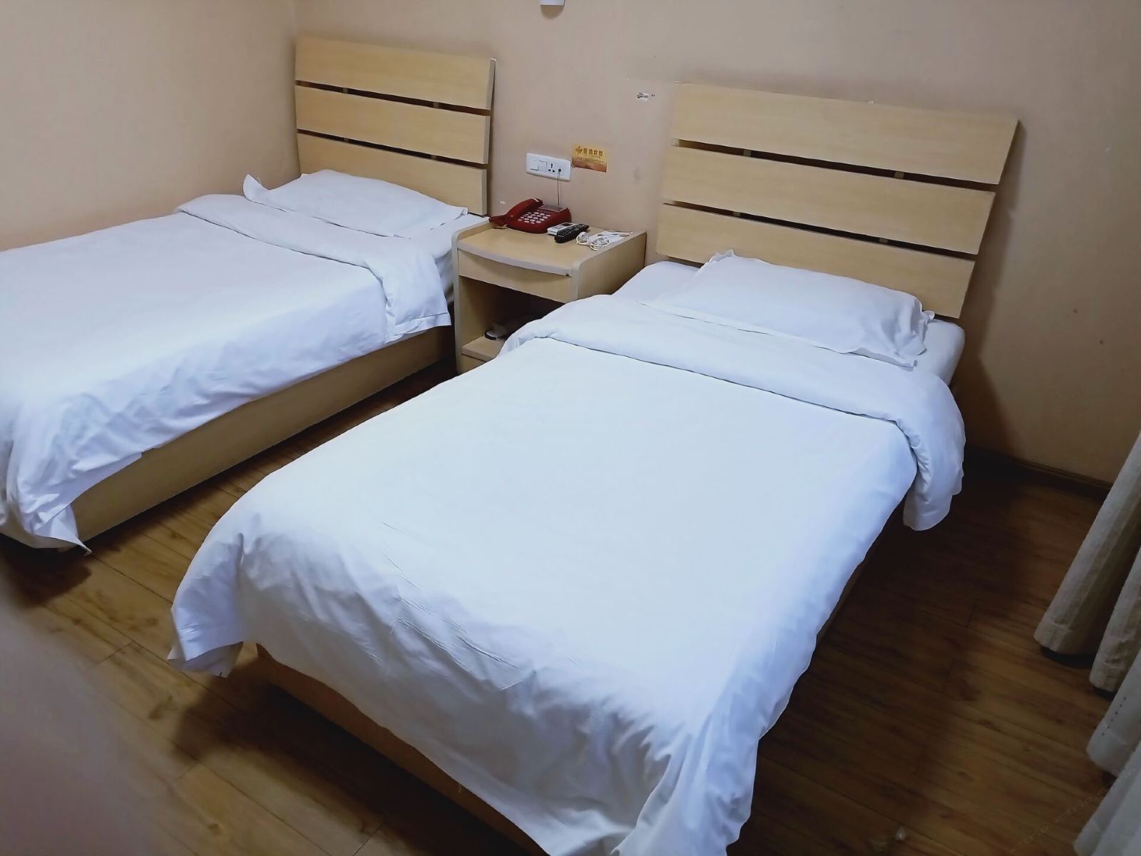 简约双床房