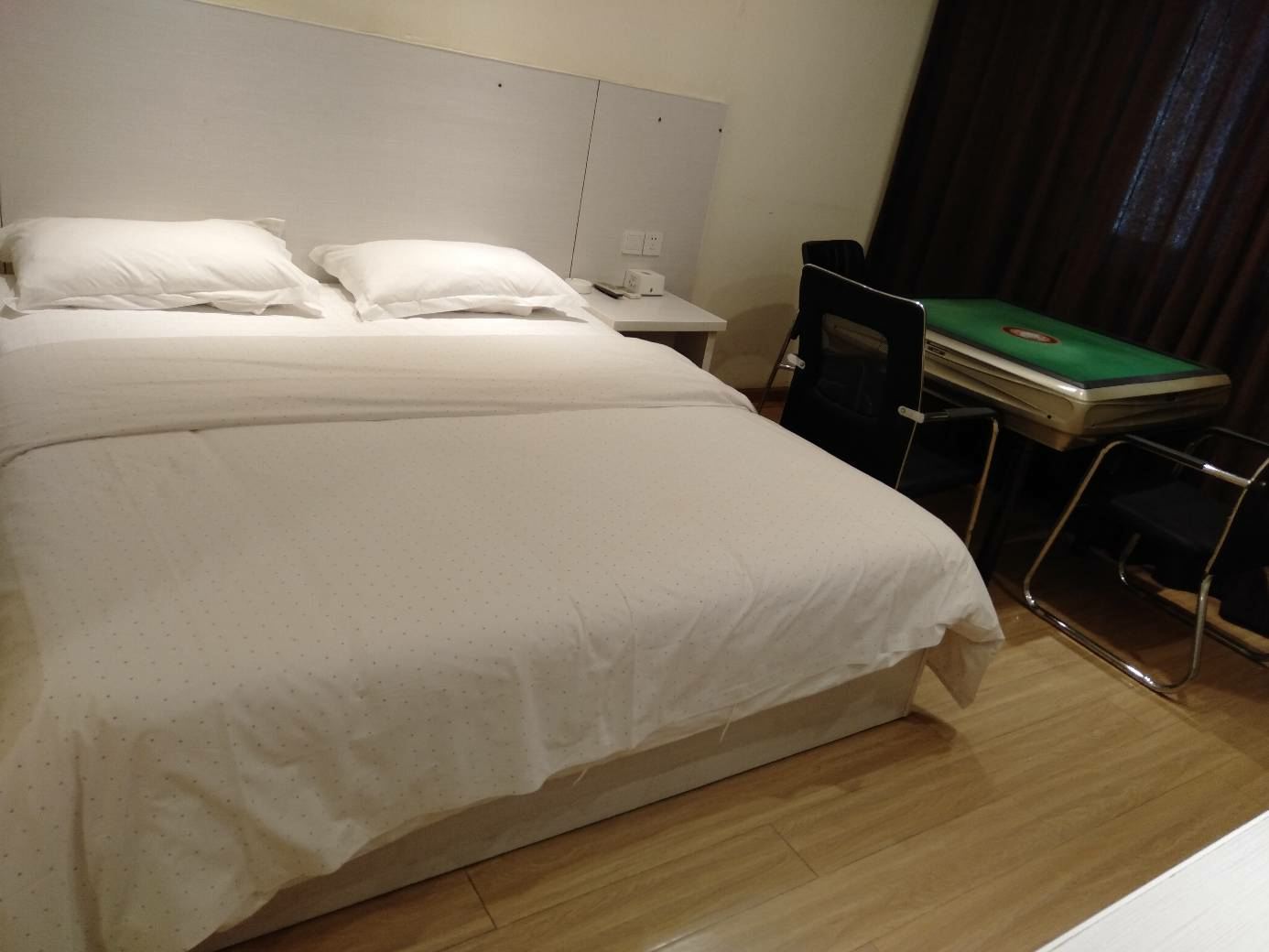 豪华商务棋牌房