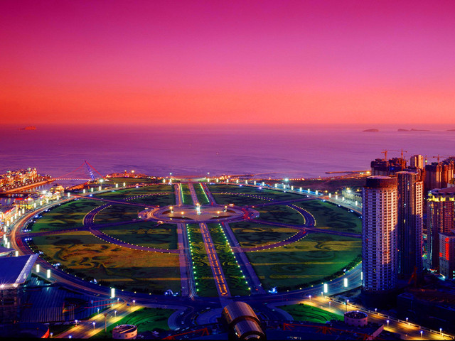 17:00景点 · 星海广场 星海广场,位于辽宁省大连市南部海滨风景区