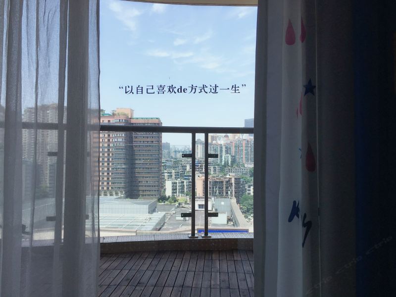 hotelPic