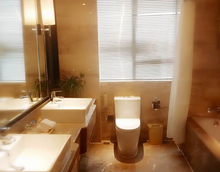 hotelPic