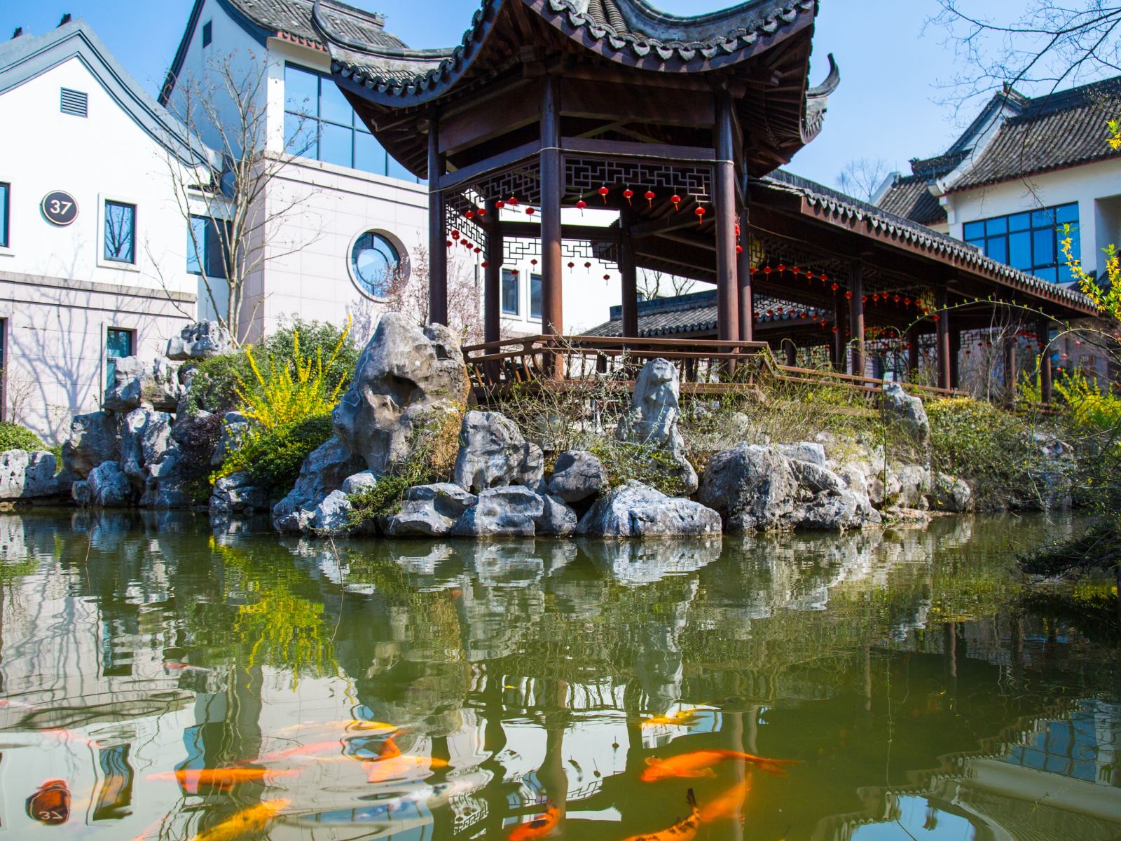 安吉人间天堂春秋度假村