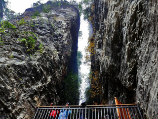 8月張家界旅游_張家界過春節(jié)旅行團_去張家界報團多少錢