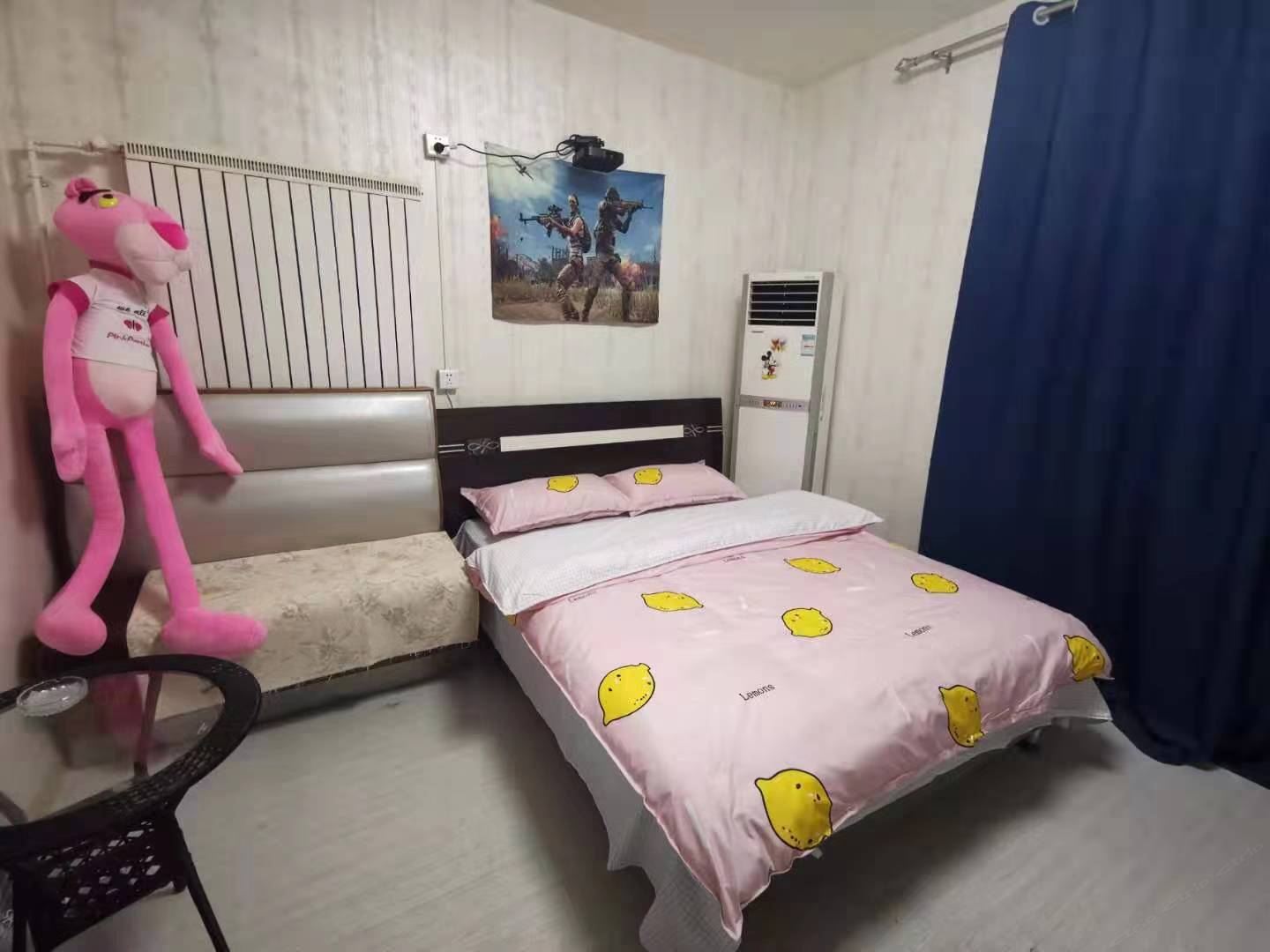 轻奢影院主题大床房